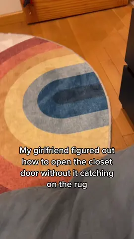 You’re in her DMs, I’m asking her to smooth a rug we are not the same 😩 #wlw #wlwcouple #lgbt #queertiktok #123PandoraME #BenefitOfBrows