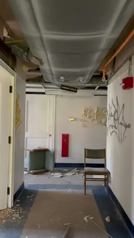 Who else loves abandoned hospitals? #abandoned #urbex #fyp #abandonedhospital