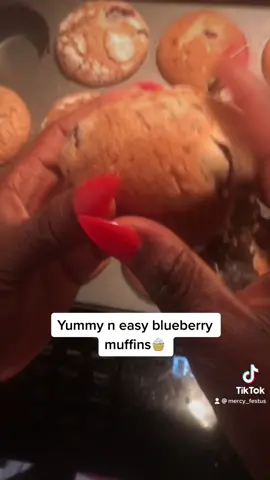 Tiktok banned me and will permanently block my account soon so pls go follow @davin_and_mama #yum #blueberrymuffin #delicious #fyp #thatclosemessenger #viral