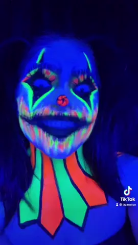 This trend but add a clown to it. 🤡🎈 #fyp#foryou#SoFiMoneyMoves#123PandoraME#TakeTheDayOffChallenge#6fttallandsuperstrong#halloween#halloweenmakeup#clownmakeup#dtleyeofficial#dtleye#mua#makeup#altgirl#uvlightmakeup#suvabeauty#makeupamurderpigments#pittsburgh#pgh#clowncheck#pittsburghmua