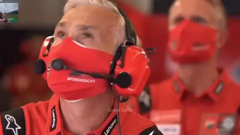 Pecco tidak merayakan kemenangan podiumnya, karena menghargai miller yang memberikannya jalan. #peccobagnaia #jackmiller #ducati #motogp #respect