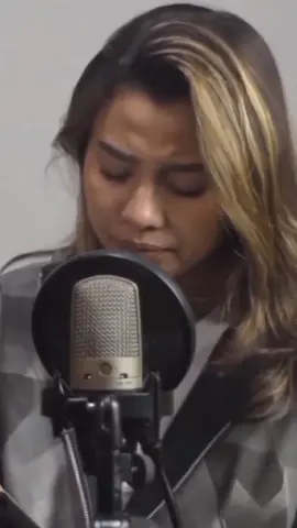 Air mata mengiringi persandinganmu 😭#urangmajalengka😘 #MeylientheaMajalengka🕊️ #slowrock_meylien_fypツ