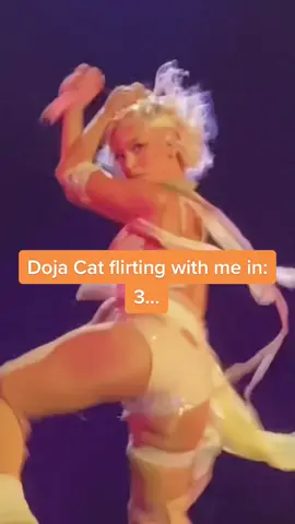#DojaCat was definitely giving her the look‼️👀 Follow our account @concerts for more🔥 via: @Doja’s Favorites Girlfriend