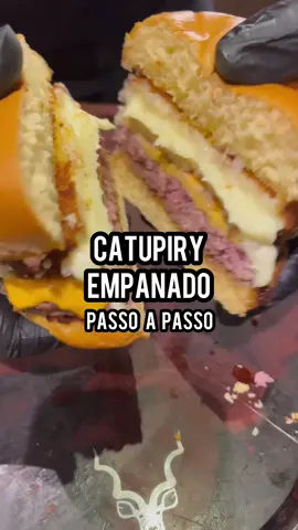 Catupiry empanado no hambúrguer. Comeria? #catupiry #catupiryempanado #hamburguer #burguer #burger