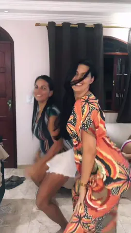 Uma dancinha com minha sogra pra agradecer os 100k 🎉🎉🎉 Vai ter ensaio de comemoração Tbm, aguardem #gravidez #100k #dancinhasdotiktok #sograenora