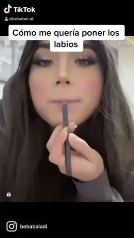 Si no sabes maquillarte mejor no lo intentes . #maquillaje #makeup #makeuptutorial #risa #funny #boca #lipstick #SoundcoreGoForGold #fyp #parati #vira