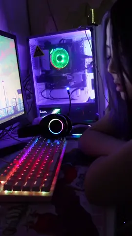 sampai kini masih ku coba untuk jadi youtube gaming #cicigaby #youtubers #gamers