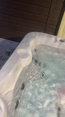 #BOSSMoves #ThatNewLookFeeling #fyp #foryou #foryoupage #getaway #getawayuk #hottub #hoburne #couple #couplegetaway #newforest