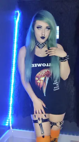 #fyp #fypシ #alt #altgirl #weirdo #halloween #horror #foryou #spooky #horrortok #alternative #foryourpage #foryoupage #goth #gothgirl #alttiktok