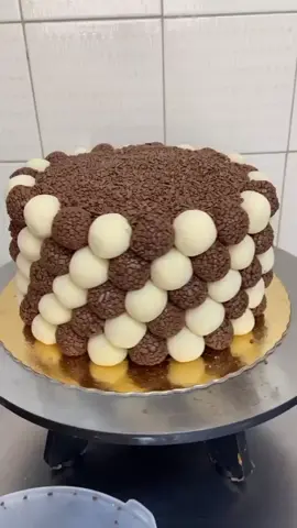 #bologourmet #bolodebrigadeiro  #bolodechocolate #bolosdecorados  #bolo