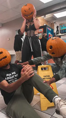 SP🎃🎃KY SZN👻 @adamw @kingbach