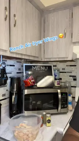 Ranch air fryer wings 😋 #foryoupage #airfryer #ranch #chickenwings