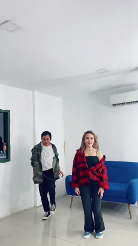 Let's dance loco 💃💙 @kriznafahrezi @itzyofficial #locochallenge #locoitzy