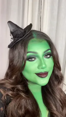 as a WITCH! 🖤🧙🏽‍♀️💚 @makeupforever @morpheofficial #halloweenmakeup #foryou #halloween