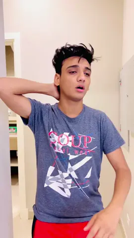 حال كل واحد فينا لما يكون لسه صاحي😂😂 روحو الانستجرام اخر الاخبار هناك واليوتيوب شوفوا آخر فيديو هناك♥️#القيصر