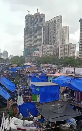 kota Mumbai di India, tampak Gedung Tinggi juga kawasan kumuh #mumbai #bombay #india #mumbaicityofdreams