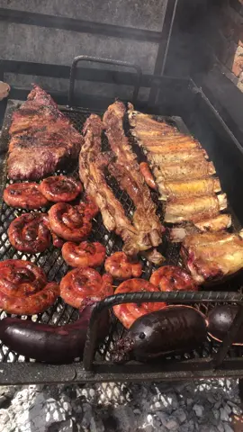 El sonido lo es todo 🔥🔥🔪🍷 #findesemana #amigos #asado #food #instagram #tiktokmundial #asadoresargentinos #carneargentina #carneargentina