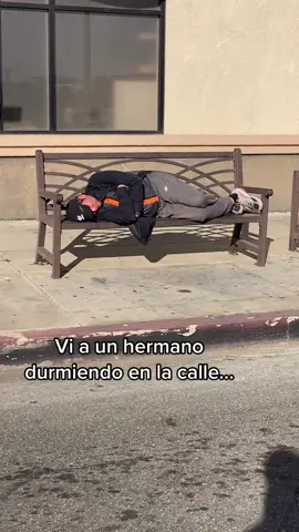 Vi a un hermano durmiendo en la calle, así que hice lo siguiente… ❤️🇺🇸 #losangeles #california #kindness