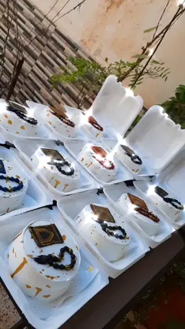 اللهم أعزّ الإسلام والمسلمين بجاه نبيك الكريم وبجاه اليوم الذي أنار بنور وجهه نور الدنيا، يوم مولده الشريف صلّى الله عليه وسلّم.❣❣ #المولد_النبوي_الشريف #مولود #foryou #trend #mawlid2021 #mouloud #مولد_نبوي #algerienne #dz #alger #pourtoi #chocolat #minilayercake #جزائرية #lunchboxcake #minicake