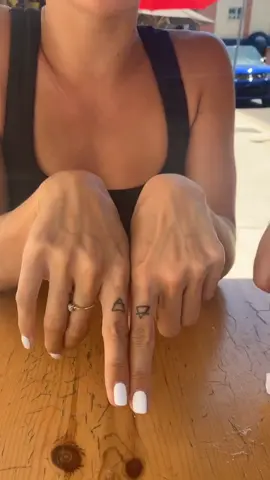my speech was getting jumbled because WTF?? a man I’ve never met before who worked at the restaurant had the exact same #tattoo as me!!! #fypシ #twin