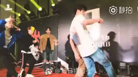 King Dancer cuồng dã khi say rượu 😅 #vuongnhatbac #wangyibo #WYB