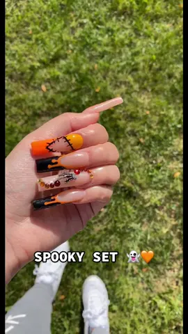 Nails by @nailedbyescobar 👻🧡 #spookyszn#spookynails#fypシ
