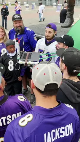 Really hope this vid doesn’t blow up, if my boss gets ahold of this, i’m toast. @ravens @nfl #bigfan #ravens #mnf #football #greenscreen #tailgate