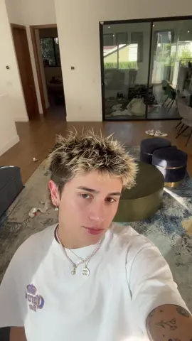i waited 2 weeks to make this so my hair could grow a lil more