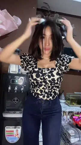 Tau lah kalo cewe udah potong rambut tanda ny 🤪✌🏻