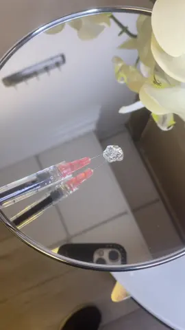 What do dermal fillers actually look like? Here is 0.4 mL of Restylane Kysse outside the syringe 💉 #dermalfillers #filler #fillersinjection #fillers
