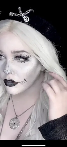 It's a special day!👹🖤💀 #halloween   #demonmakeup #sfxmakeup #ghosts contacts from @mesmereyezcontactlenses