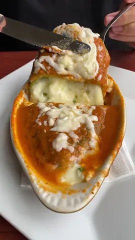That cheese pull tho 😩🔥 #Foodie #food #fyp #MMKx007 #vegasfood #foodtiktok