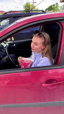 Does this act deserve respect?🤔🤙
