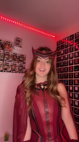 The rumor has that… #halloweenlook #costumeideas #halloween #halloweencostume #costumeideas #marvel #wandavision #wanda #julianauribbe