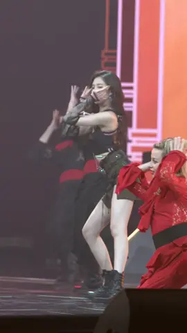 Khuyên thật đừng xem, chứ xem xong xĩu ra đấy tui không đỡ nổi đâu nha🤣#Maria #dancer #TongNghienPhi #宋妍霏 #AllForCecilia #xuhuong #douyin #jyp