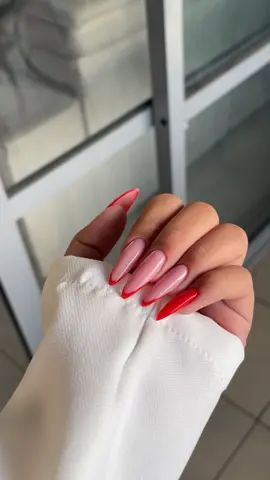 סליחה אני קצת מאוהבת.❤️ #foryou #nails