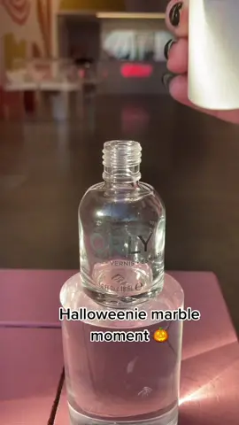 A little marble FAQ and a very much Hocus Pocus inspired bottle 👻🖤💅 #happyhalloween #itsnovember #satisfying
