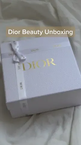 @Dior beauty unboxing ✨ #diorbeauty #unboxing #asmrunboxing #diorher