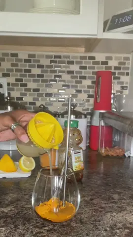 Homemade cold remedy aka #turmericshot #coldremedy #homeremedyforcold #barrettnutrition