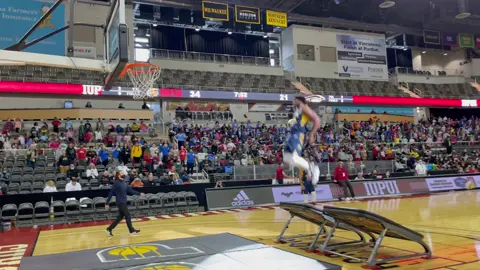 Kids were so hyped! @_harris3_ #dunk #perform #flip #hype #fyp #foryou #blacklivesmatter #bball #iupui #trampoline #nba2k #kids #pacers #viral