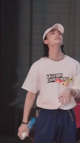 hyunjin: 1 mosquitoes: 0
