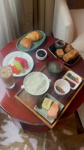 Ngl i might have enjoyed my hotel quarantine stay a bit too much… i even asked for a late checkout 🥴 #jakarta