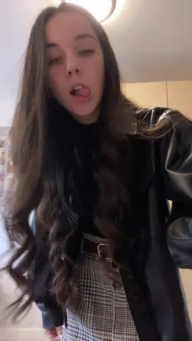 Fit check and alsooooo I needed an excuse to use this sound ✌🏼