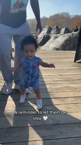 let them be little 🤎 #babiesoftiktok #discovertheworld #youngmomsoftiktok