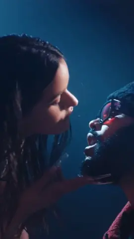 @rosalia y @theweeknd unen sus voces al ritmo de “LA FAMA” 🔪🩸🎶 #billboardar