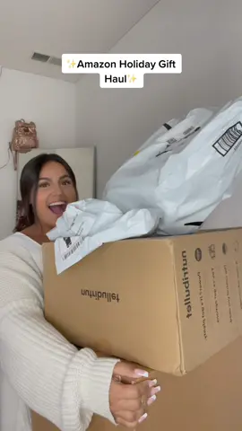 so excited to see my family’s reactions🤍Sign up for Prime Student and get 6 months at no cost!! @Amazon Prime Student #myprimestudent #amazonpartner