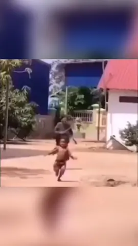 #CapCut có ai từng bị mẹ cầm chổi đuổi đánh chưa tuổi thơ dữ dội