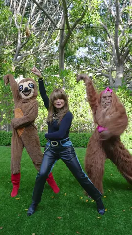 I invited @bigfoot_bae & @onlysloths to #LA to teach them some #dance moves! What should we do #next? Comment ➡️ #fyp #fypシ   #paulaabdul #Love #music