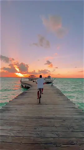 Beautiful sunset 😍 #discoversoneva #sunsetrides #overwater #resortstyle
