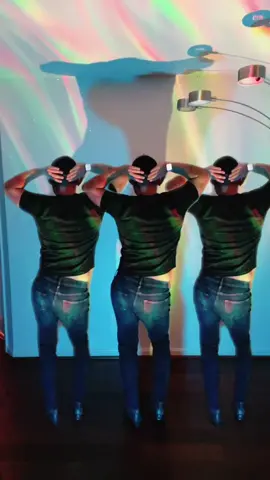This ain’t #highschool 🎵🎶 #dance #highschoolchallange #fyp #fypage #trio #cloetrio #trend